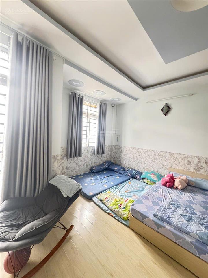 Nhà ngang 5 dài 8 4 tầng phường 4 quận 8