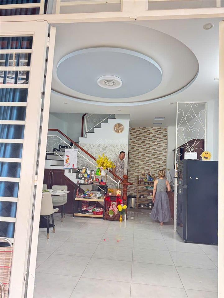 Nhà ngang 5 dài 8 4 tầng phường 4 quận 8