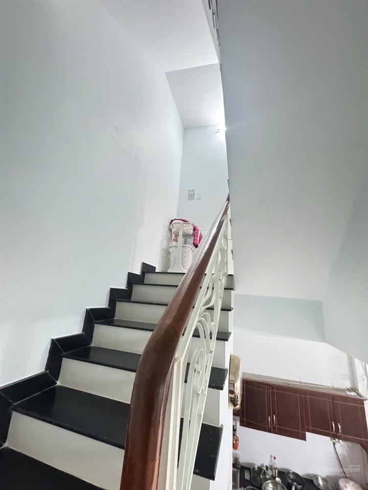 Nhà ngang 5 dài 8 4 tầng phường 4 quận 8