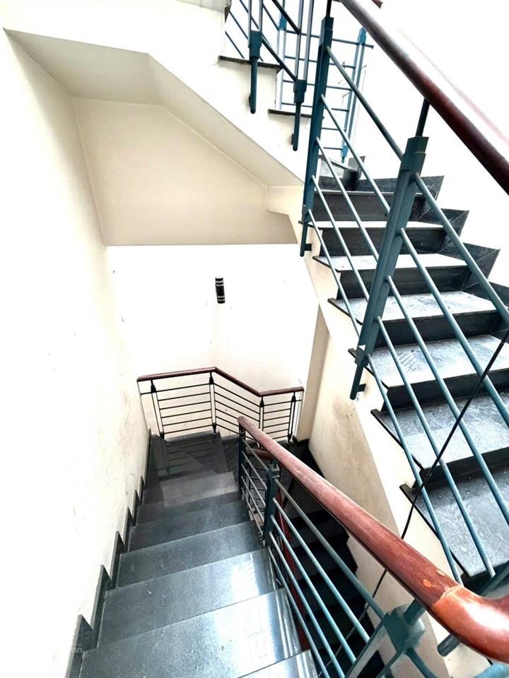 Nhà 5 tầng ngang 4m3 tiện kinh doanh căn hộ dịch vụ phường 13 quận 8