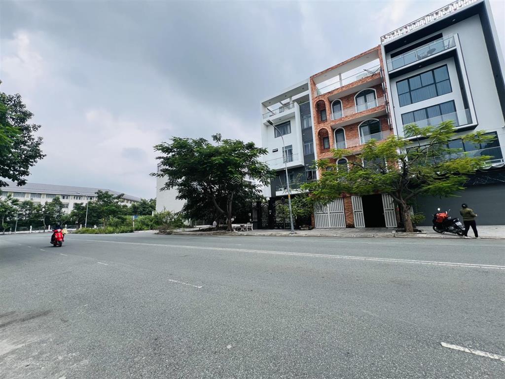 Bán nhà mặt tiền đường 24 mét, dt 7x17m, trệt + 4 tầng, sổ hồng, bán 16.6 tỷ