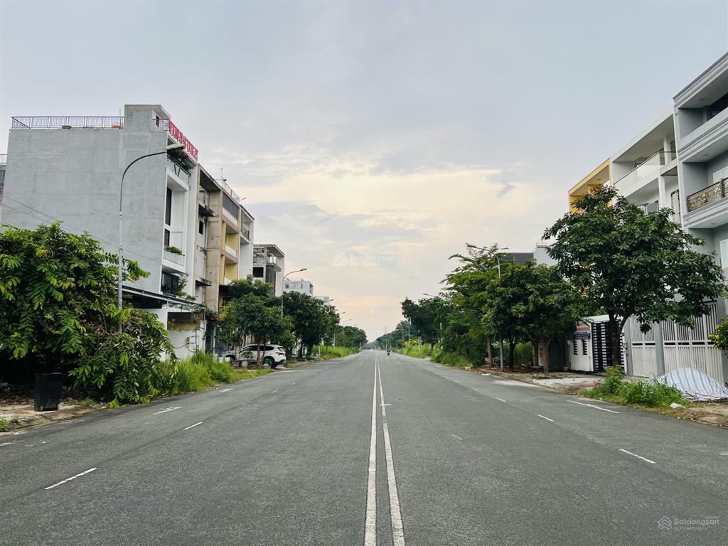 Bán nhà mặt tiền đường 24 mét, dt 7x17m, trệt + 4 tầng, sổ hồng, bán 16.6 tỷ