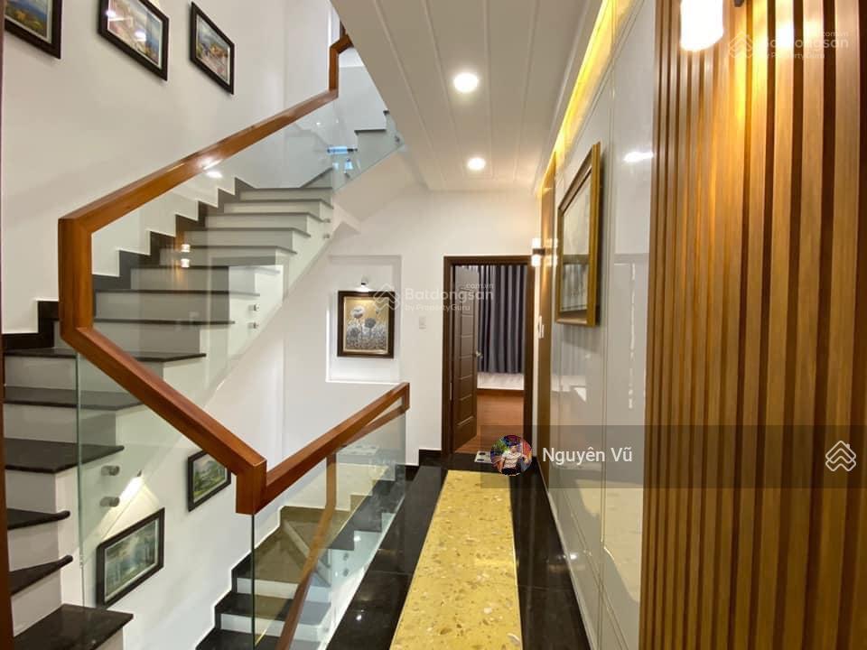 Biệt thự k300, dt 7 x 25m 4 tầng. vị trí vip. ngay hoàng hoa thám. giá 18,5 tỷ