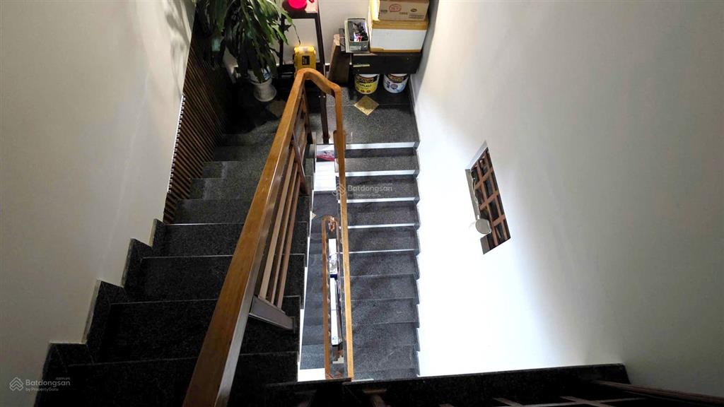 Bán nhà 3 tầng mt đường bàu năng 11, đối diện công viên, chủ nhà xây tâm huyết, dt 100m2, ngang 5m