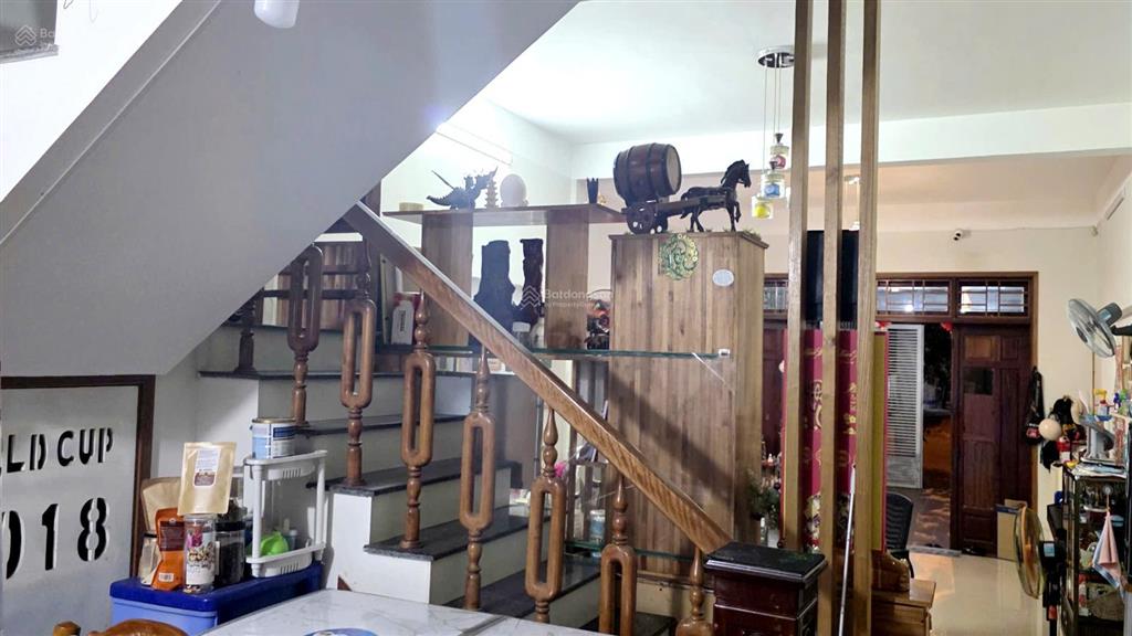 Bán nhà 3 tầng mt đường bàu năng 11, đối diện công viên, chủ nhà xây tâm huyết, dt 100m2, ngang 5m