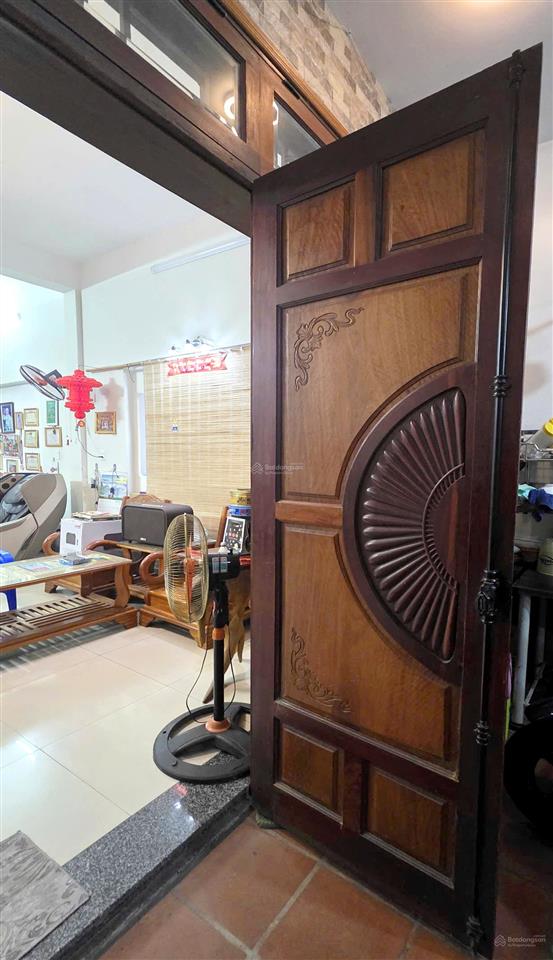 Bán nhà 3 tầng mt đường bàu năng 11, đối diện công viên, chủ nhà xây tâm huyết, dt 100m2, ngang 5m