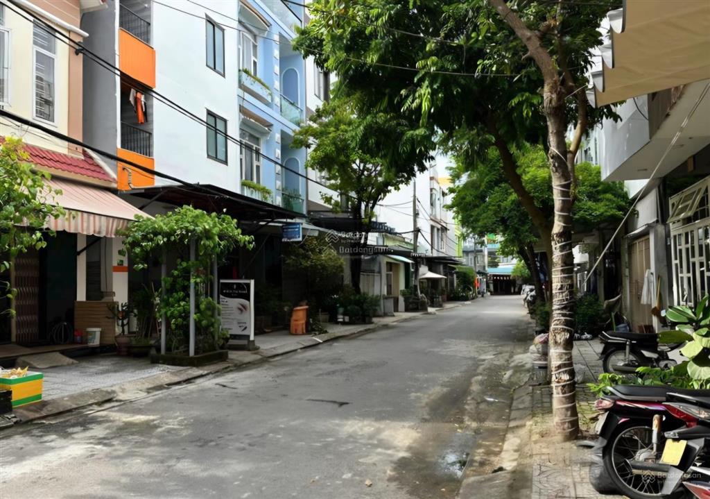 Bán hai lô đất liền kề mặt tiền dương bá trạc, dt 180m2, ngang 10m. vị trí rất đẹp xây tòa căn hộ