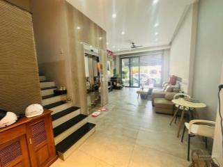 Bán nhà 5 tầng mt đường đông giang, dt 73m, ngang 5m. sát võ văn kiệt, có thang máy xịn, giá 19 tỷ5