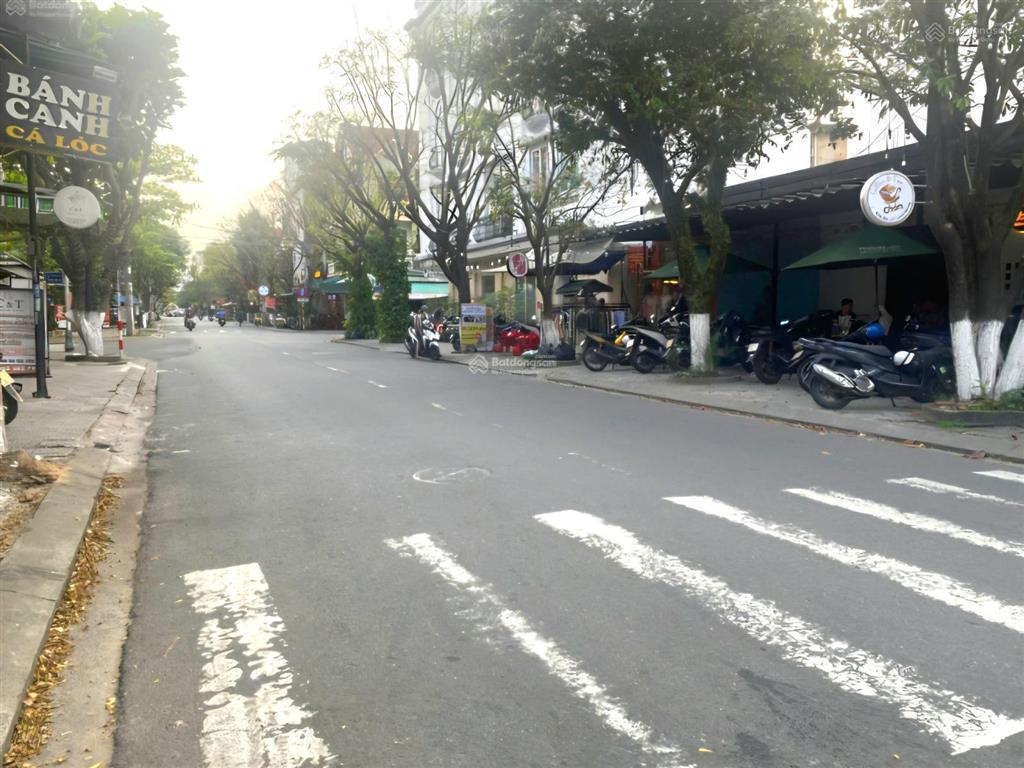 Bán nhà 3 tầng lô góc 2 mặt tiền đường lương nhữ hộc & nguyễn khánh toàn, dt 136m, ngang 20m