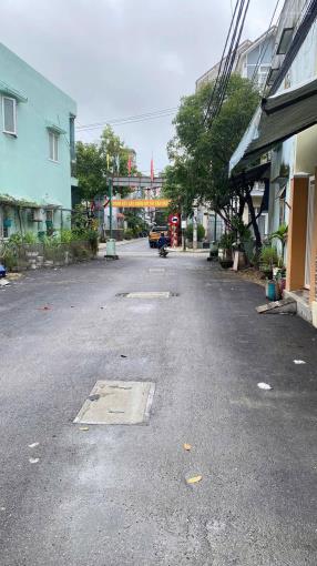 Bán nhà c4 đường ôtô trương chí cương, dt 101m2 ngang 5,8m, ngay bờ sông thăng long  giá 6 tỷ 9 tl