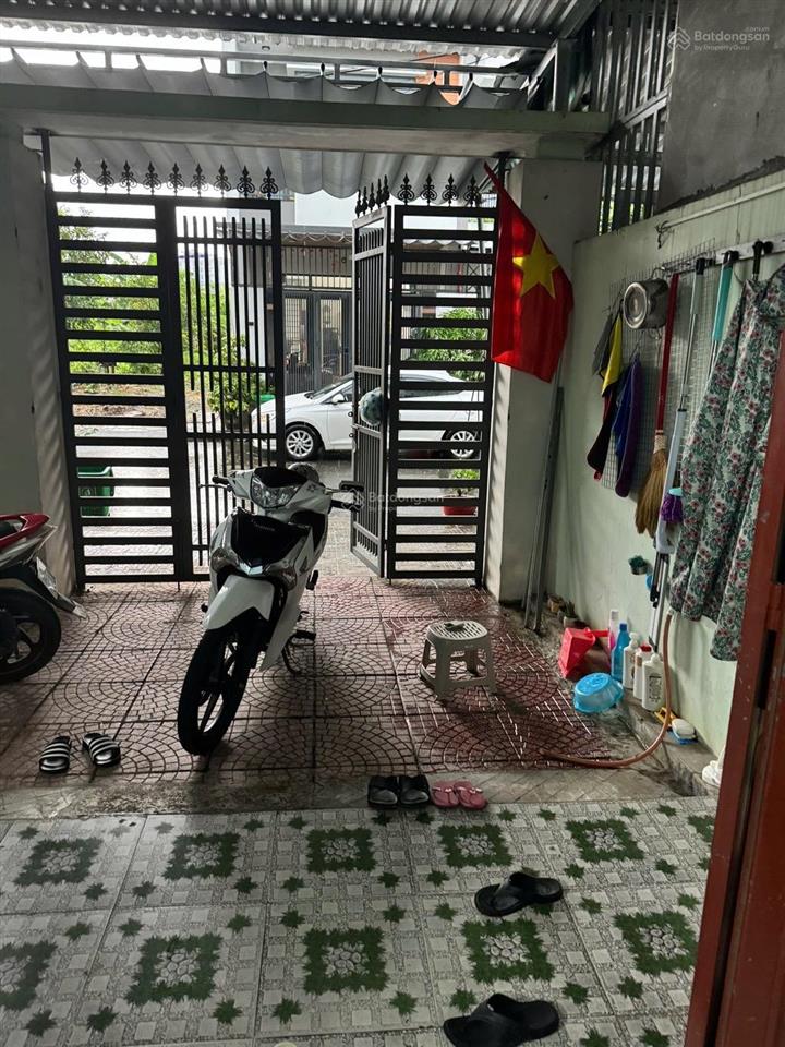Bán nhà c4 đường ôtô trương chí cương, dt 101m2 ngang 5,8m, ngay bờ sông thăng long  giá 6 tỷ 9 tl