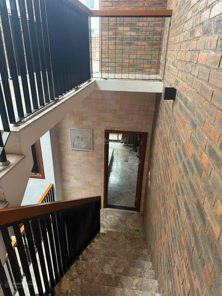 Bán nhà 3 tầng mt đường nguyễn tạo, dt đất 125m, ngang 5m, ngay khu đô thị fpt cyti  giá 6 tỷ 9 tl