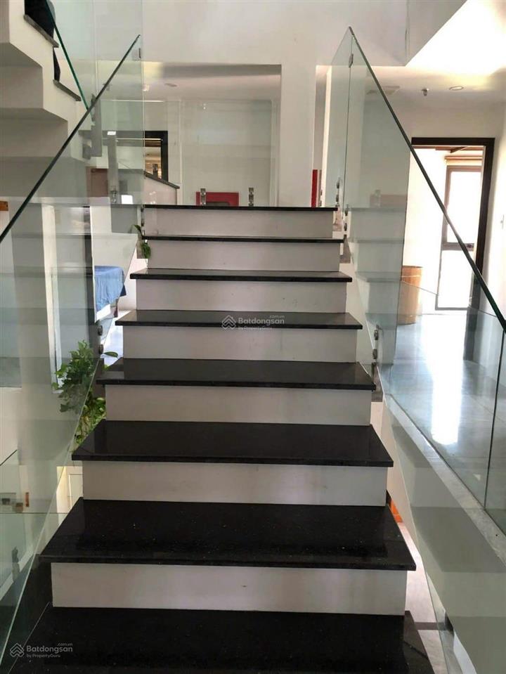 Bán tòa nhà 6 tầng mt đường lê văn lương, dt 300m, ngang 15m, gồm 36 phòng, tầm nhìn trực diện biển