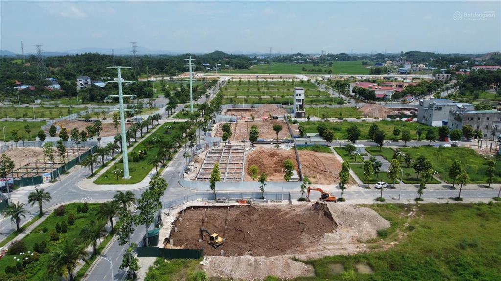Chính chủ cần bán lại lô 100m2 , dc16 . 2 mặt tiên trước sau. giá 1.650 tỷ /0933 666 ***