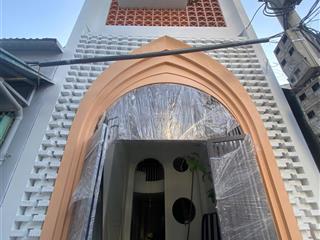 Cực hiếm. bán nhà dân xây tại lại yên, trồng cây trong nhà, hiện đại. dt 52m2, 4 tầng. giá 6,4 tỷ
