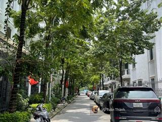 Thực sự hiếmbán gấp liền kề 5 tầng đẹp kđt văn quánphân lô vỉa hèoto tránh đỗ70m216.8 tỷ