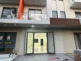 Nhà mặt tiền đường d15, phước long b, dt 75m2 kdc văn minh. giá chỉ 12,2 tỷ tl mạnh