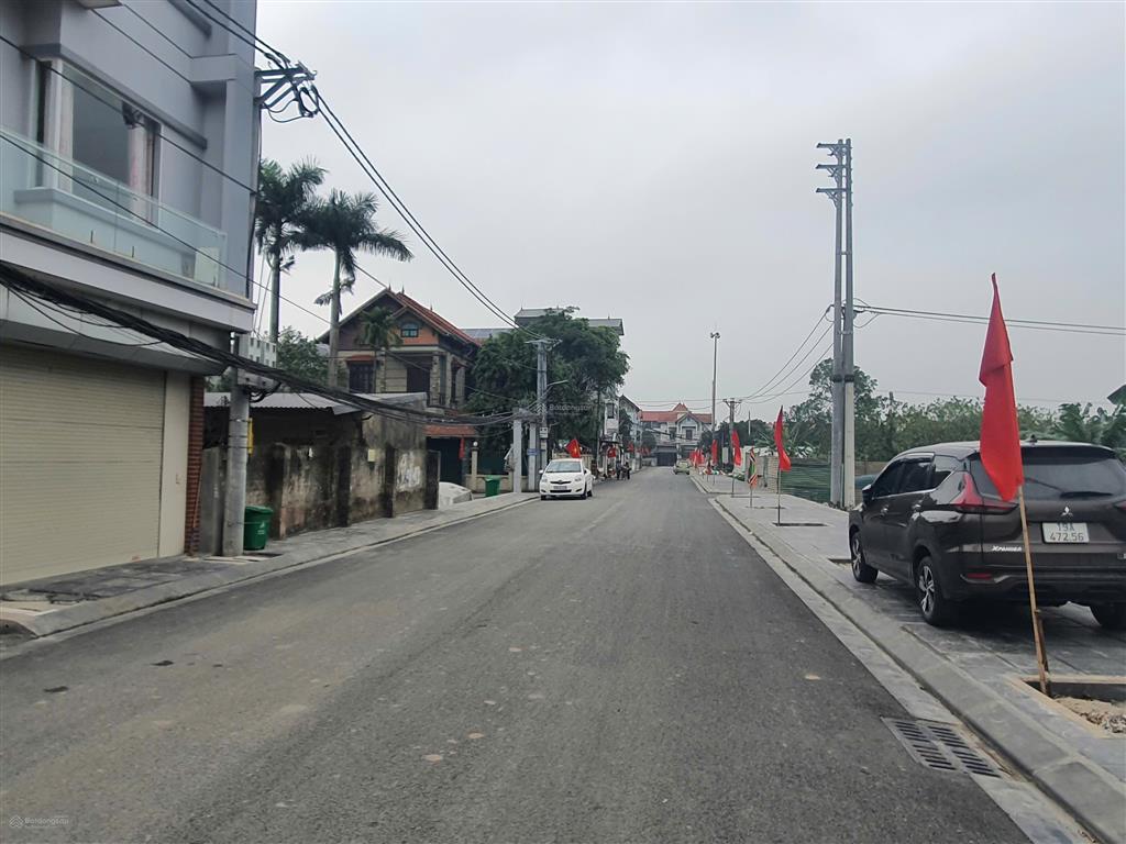 *giảm sốc 1 tỷ* chủ nhà cần tiền hạ giá 200m2 đất mặt trục chính thôn sáp mai ngoài đê, sdcc