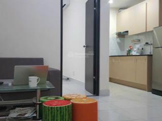 Cho thuê căn hộ giá rẻ 2 phòng ngủ 6.5 triệu, có máy lạnh, rèm