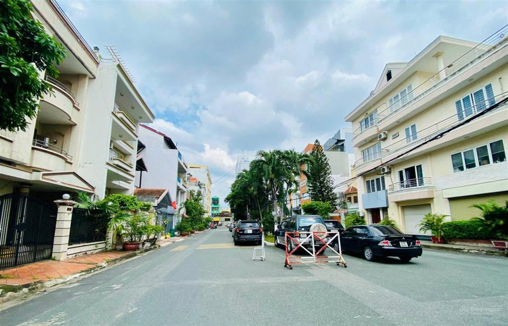 Cần bán gấp biệt thự khu 43d hồ văn huê 7,1x17m trệt 3 lầu. giá 33 tỷ