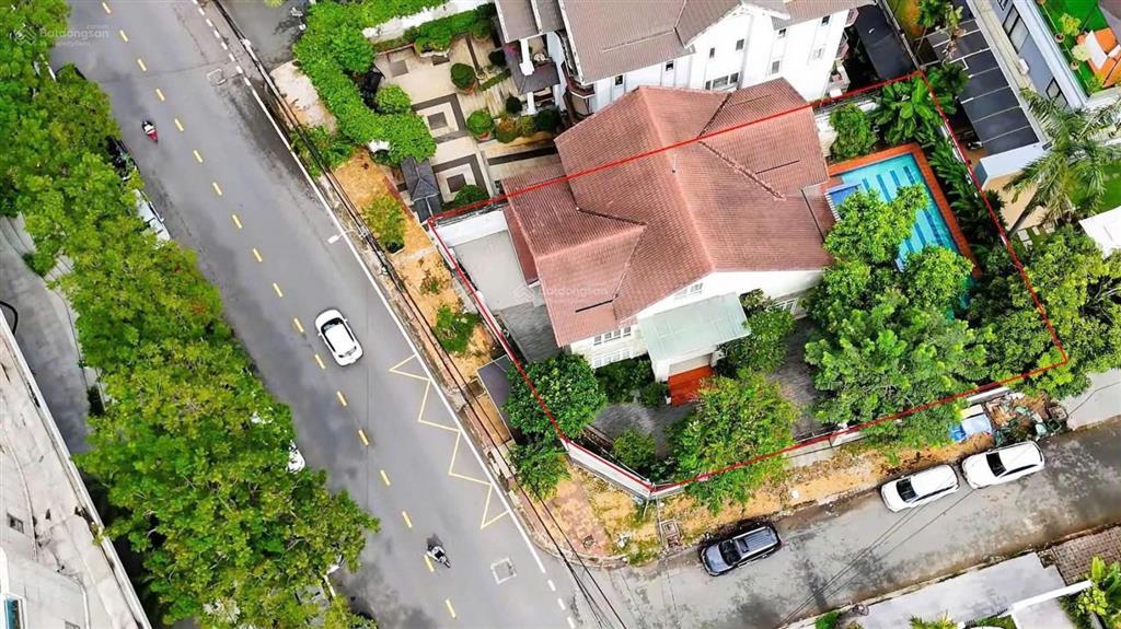 Siêu phẩm góc 2 mặt tiền nguyễn văn hưởng 650m2 trệt 2 lầu, sân vườn, hồ bơi chỉ 220 tỷ