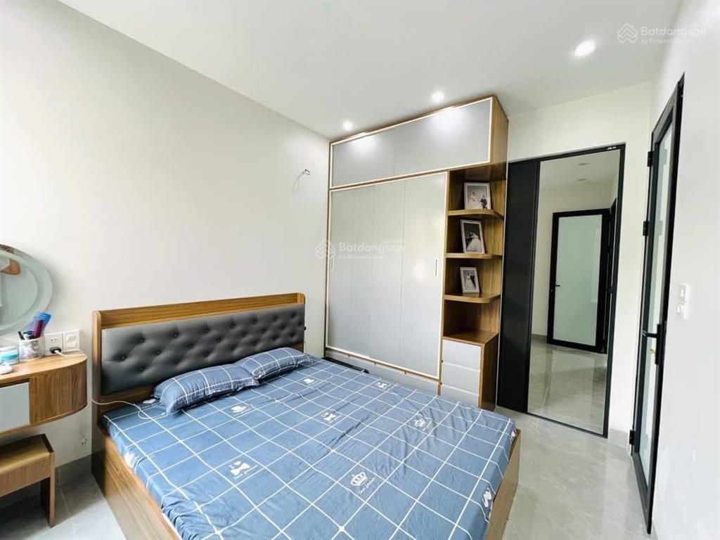 Nhà 1 lầu 2pn có sân, 75,4m2, dân cư sẵn, hoàng phan thái, cách chợ bình chánh 2km,  0795 014 ***