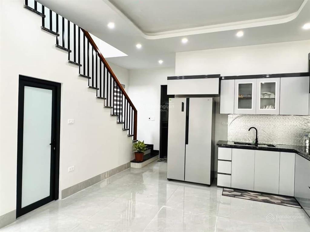 Nhà 1 lầu 2pn có sân, 75,4m2, dân cư sẵn, hoàng phan thái, cách chợ bình chánh 2km,  0795 014 ***