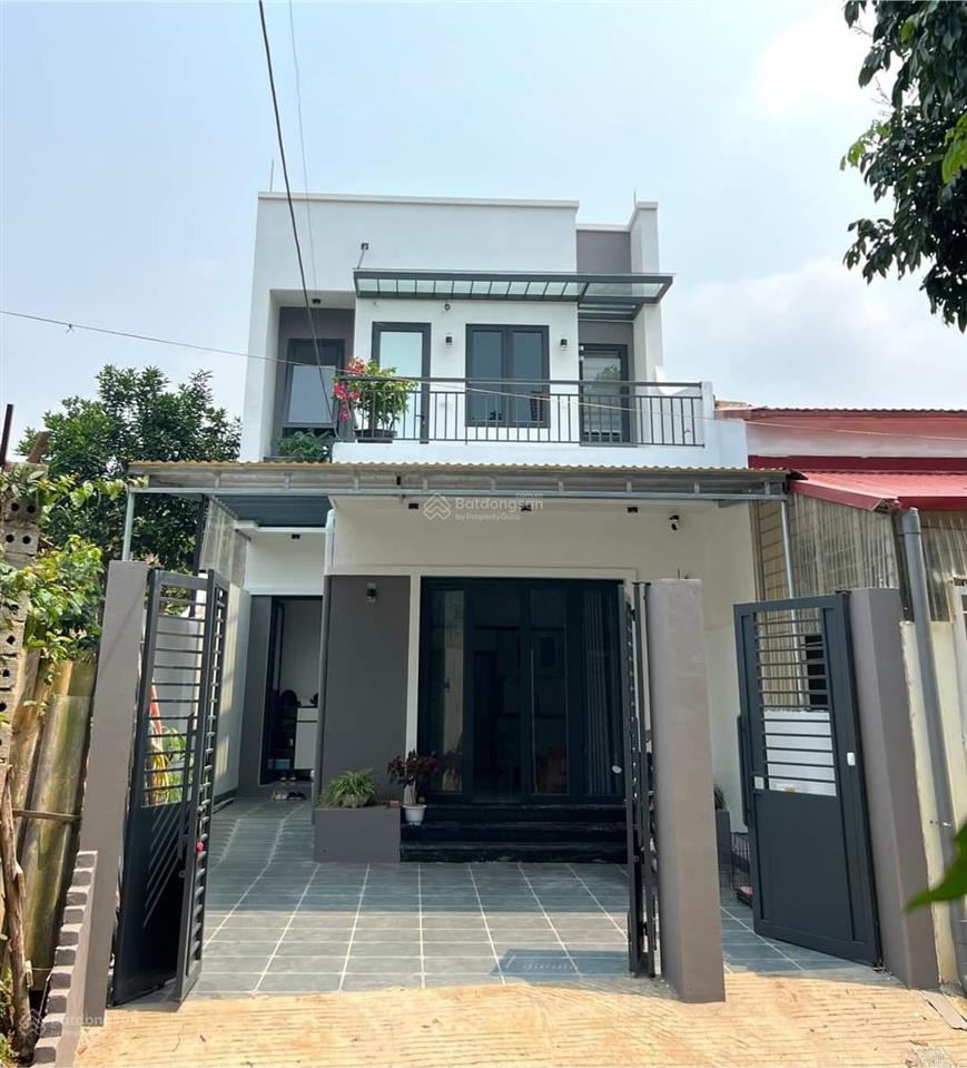 Nhà 1 lầu 2pn có sân, 75,4m2, dân cư sẵn, hoàng phan thái, cách chợ bình chánh 2km,  0795 014 ***