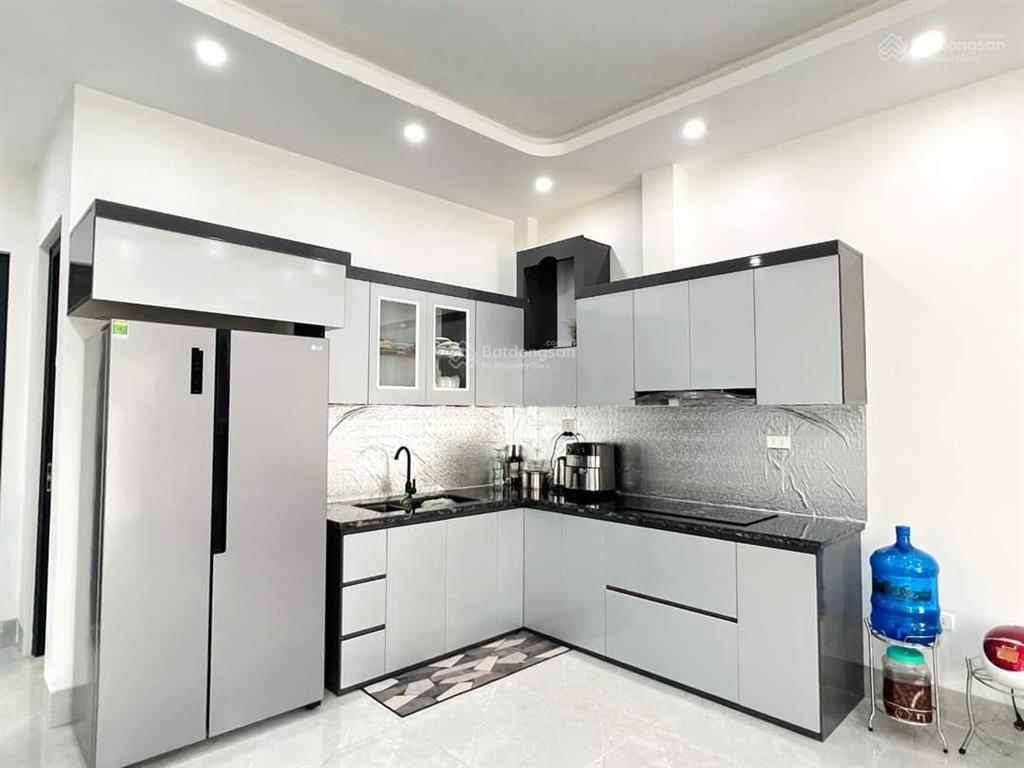 Nhà 1 lầu 2pn có sân, 75,4m2, dân cư sẵn, hoàng phan thái, cách chợ bình chánh 2km,  0795 014 ***