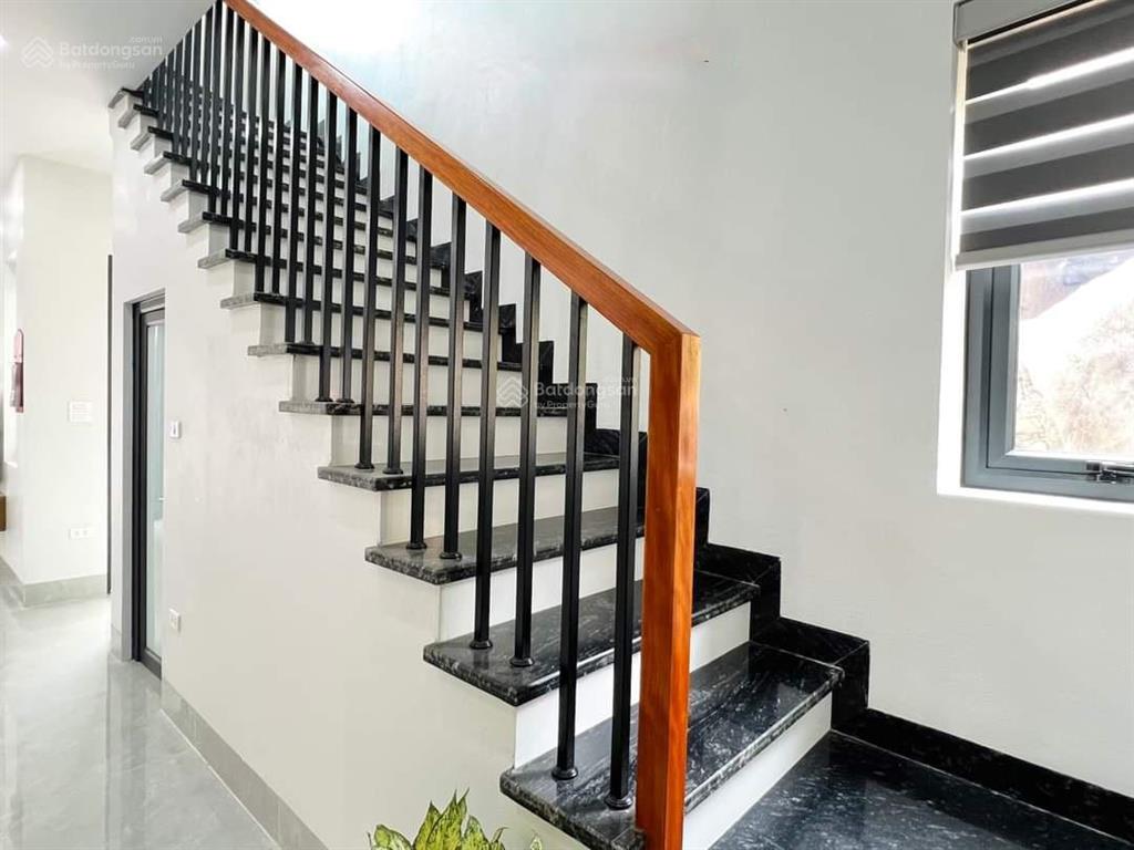 Nhà 1 lầu 2pn có sân, 75,4m2, dân cư sẵn, hoàng phan thái, cách chợ bình chánh 2km,  0795 014 ***