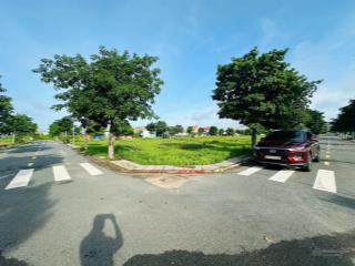  0795 014 ***. lô góc 2 mặt giá tốt đường hoàng phan thái vào 200m, gần chợ bình chánh, dt 84m2