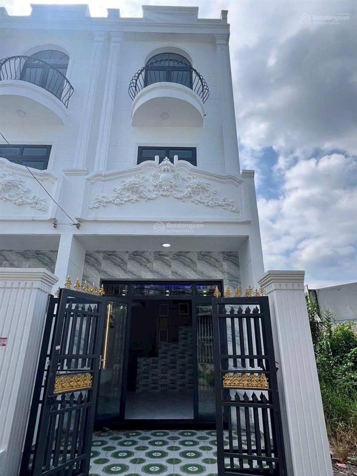 Căn trệt 2 lầu 3pn, ngã 3 tân kim, cần giuộc, long an, đường liên xã, dt 75m2.  0795 014 ***