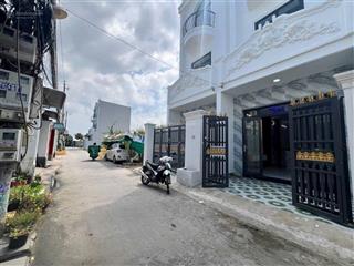Nhà 2 lầu 3pn gần ngã 3 kcn tân kim, dân cư hiện hữu sẵn, cần giuộc, long an, 75m2.  0795 014 ***