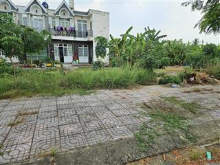 Lô 110m2 ngang 7m nở hậu, xây nhà cực đẹp tại đường 835b, xã phước lý, cần giuộc, long an, 1ty240.