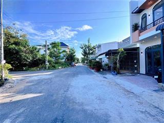 Nhà mới căn 1 lầu 2pn gần ngay chợ qui đức, đường bùi văn sự, bình chánh 85m2.  0795 014 ***