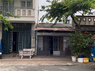 Rẻ nhất khu vực! cần nhà cấp 4 vuông vức mặt tiền đường số phước bình tp thủ đức