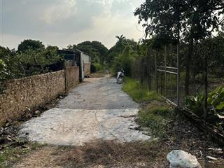 Bán mảnh đất nn sát dân, đường bê tông 5m , sát dân thôn đại tảo, dt hơn 200m2, mt 4.5m, hơn 400tr