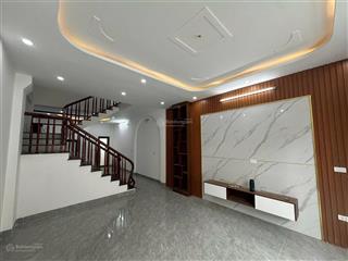 Nhà mới 3.5 tầng siêu đẹp thôn tình lam. cách cầu đại thành 150m, dt 57m, mt4.1m nở hậu. nhỉnh 4ty