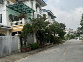 Bán ô đất gần hồ công viên văn lang việt trì, hướng nam, dt 210m2, giá thỏa thuận.  0967 389 ***