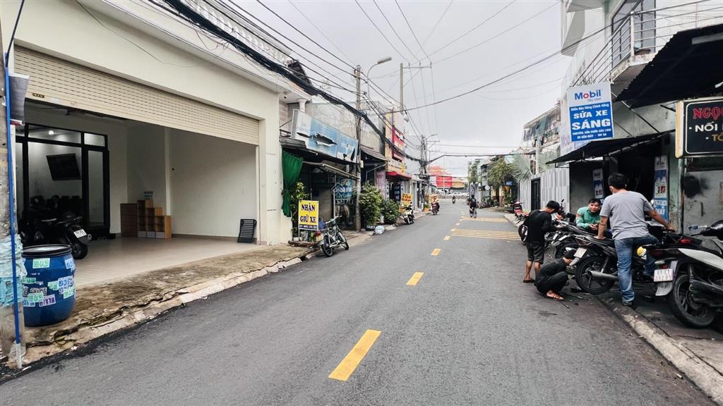 Nhà 8,4 tỷ mặt tiền đường số 4, gần cầu vượt linh xuân, 100m ra đến ql1k