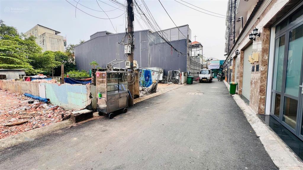 Nền đất đẹp, gần đại học luật, chợ bình triệu, đất mặt tiền xe hơi, 100m ra ql13