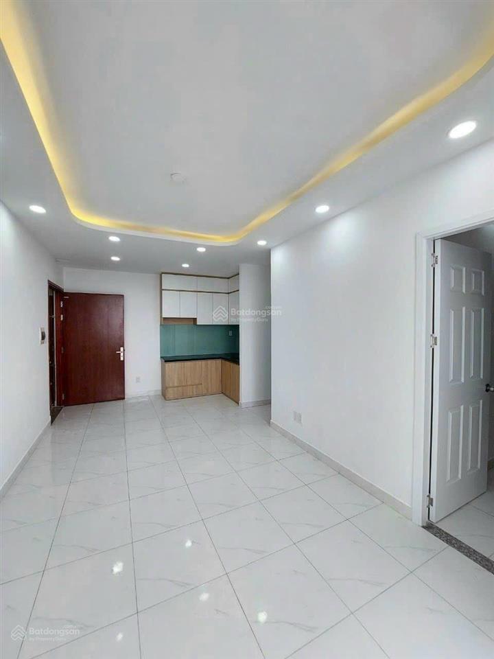 Bán căn hộ 2 phòng ngủ chung cư sen hồng liền kề phạm văn đồng