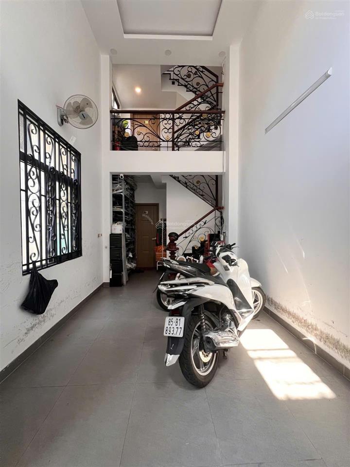 Bán nhà cmt8 q3 50m2 nhà góc 5 tầng dòng tiền 25tr 7,7 tỷ tl