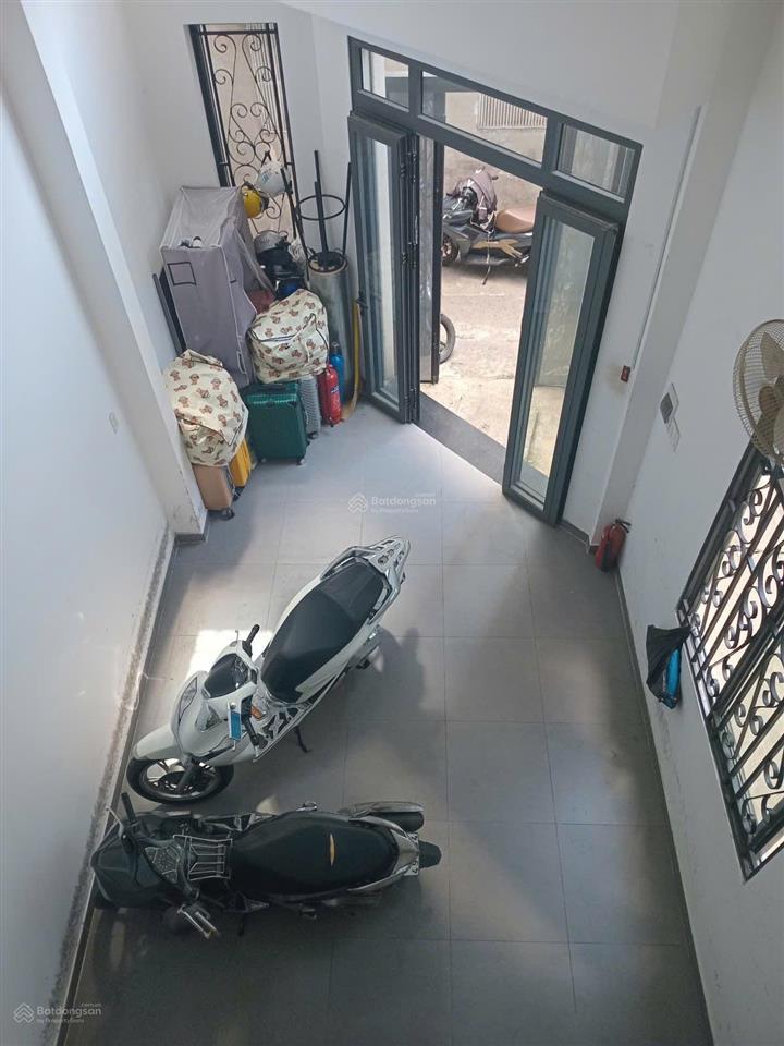 Bán nhà cmt8 q3 50m2 nhà góc 5 tầng dòng tiền 25tr 7,7 tỷ tl