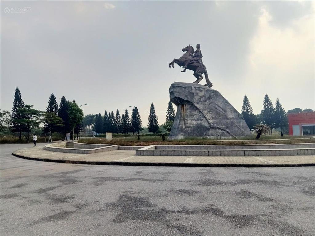 Bán biệt thự song lập 160m2 xây 3 tầng giá 8,9 tỷ sát kđt vsip bắc ninh sổ đỏ trao tay