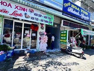 Bán nhà mặt phố d2, 13,5 tỷ, 300m2, 18pn, 18wc, thuận giao, bình dương