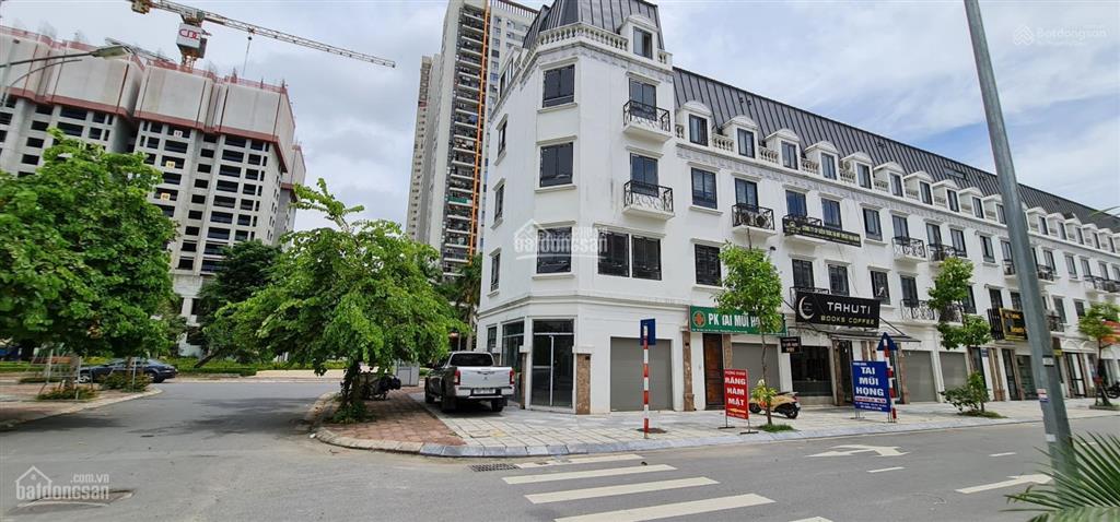 Cực hiếm. duy nhất 1 căn lacatta mặt công viên bán, kinh doanh đẳng cấp, 2 mặt đường,có thang máy