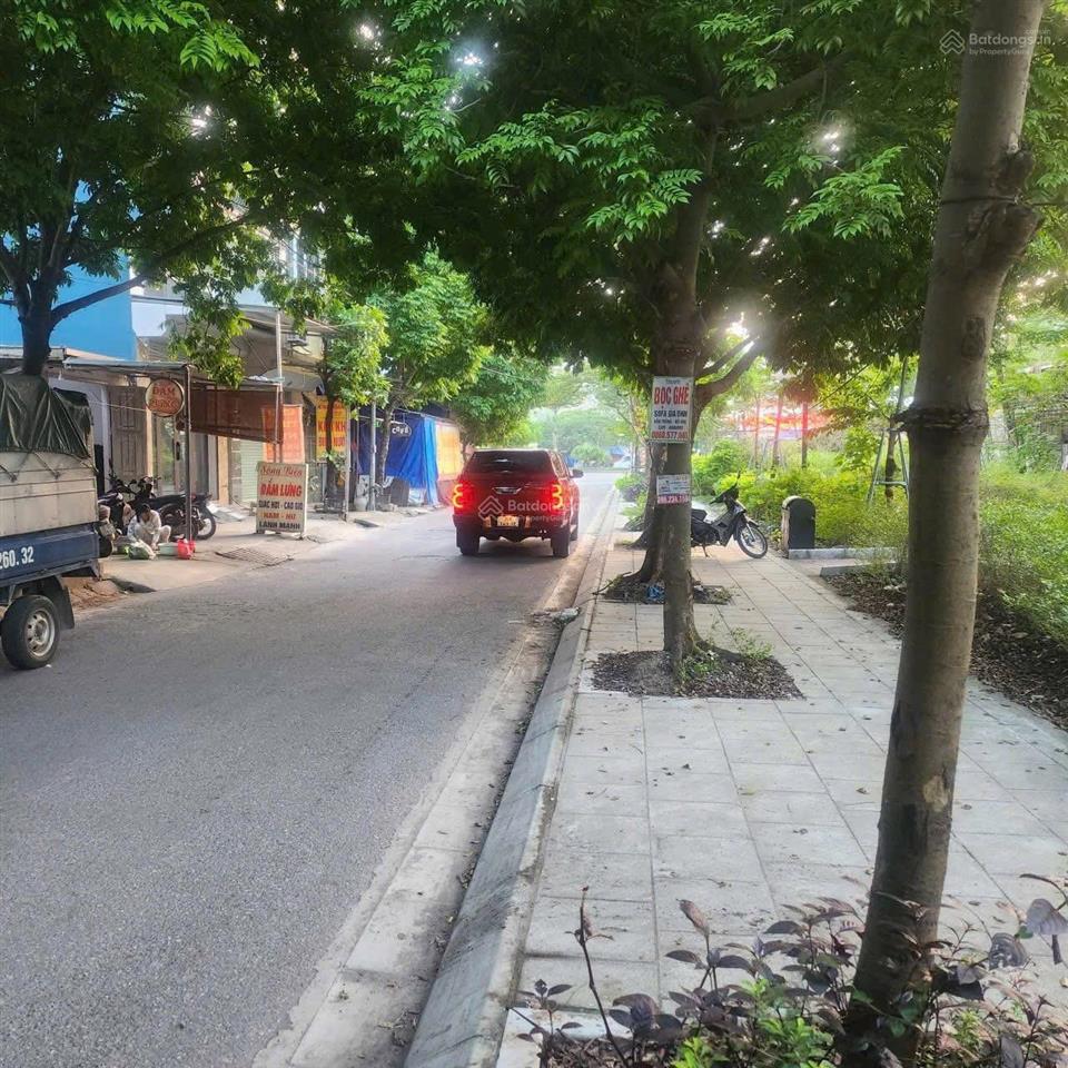 Cần bán gấp lô đất dịch vụ cổng đồng la khê. 50m2xmt 4,16m. sát chung cư chuẩn bị xây. chỉ 13 tỷ