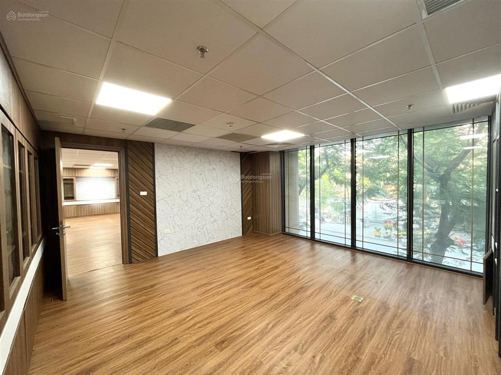 Cho thuê văn phòng tại toà nhà ngọc khánh plaza 50m2, 70m2, 100m2, 150m2, 300m2 giá 180.000/1m2