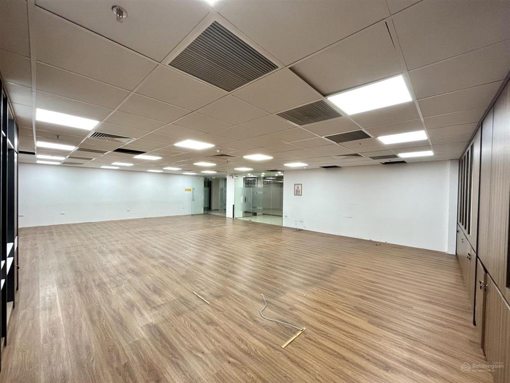 Cho thuê văn phòng tại toà nhà ngọc khánh plaza 50m2, 70m2, 100m2, 150m2, 300m2 giá 180.000/1m2